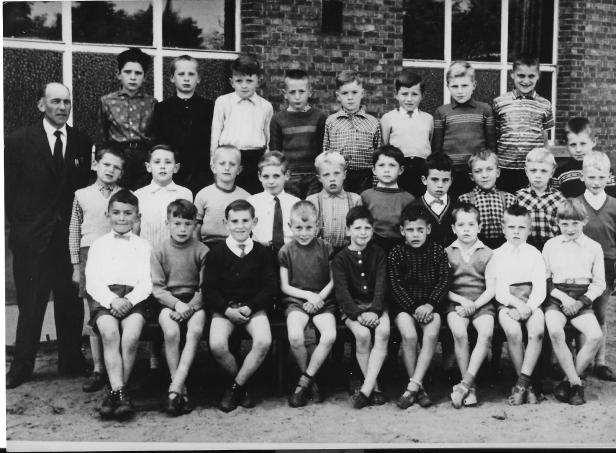 1961-1962 klasfoto 3e +4e leerjaar, Louis Ligtvoet Gemeentelijk Jongensschool, Halle Dorp
