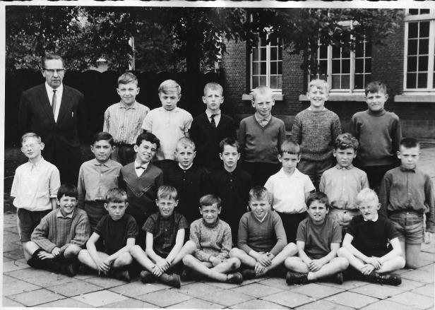 1964-1965 klasfoto 5e + 6e leerjaar, Juul Wouters Gemeentelijk Jongensschool, Halle Dorp