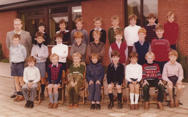 1980-1981-klasfoto-4e-leerjaar-roger-theunengemeentelijke-jongensschool-halle-velden-2.jpg