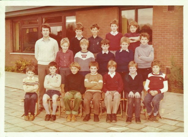 1980-1981 klasfoto 5e leerjaar Roger De Rademaeker, Gemeentelijke Jongensschool, Halle-Velden 2