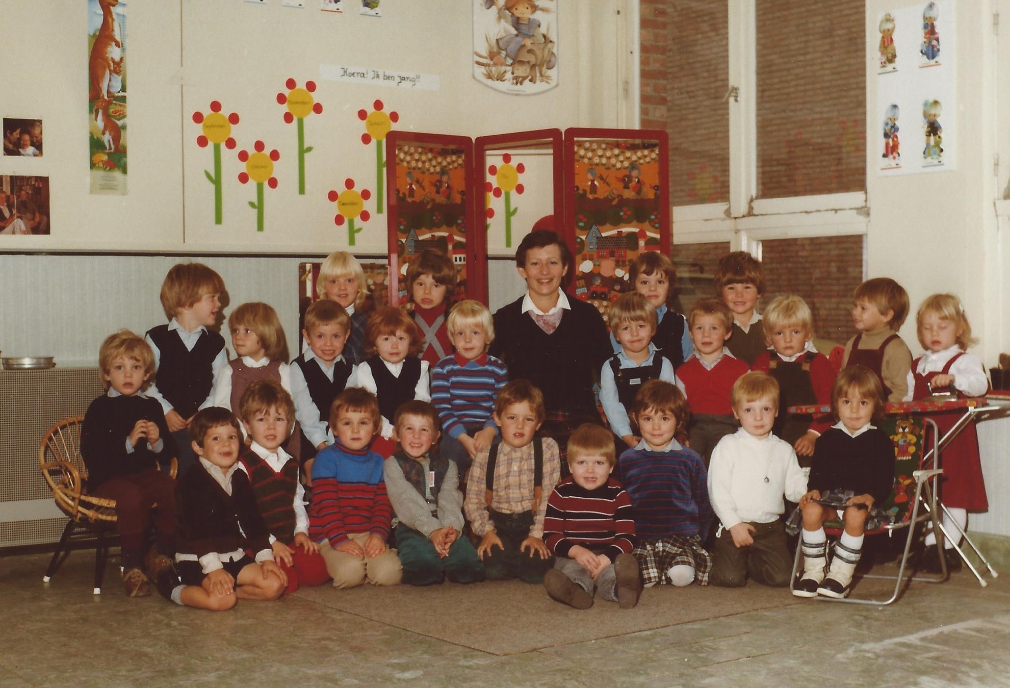 1982-1983 klasfoto 2e+3e kleuterklas Lieve Smans, Sint Martinusschool, Vrije Gesubsidieerde School, Lindedreef 18