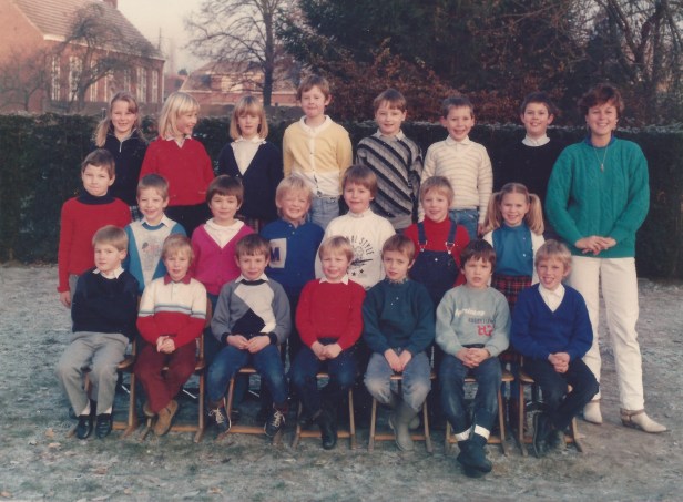 1985-1986 klasfoto 2e leerjaar Kristel Lambrechts , Pierenbos Gemeenteschool Halle-Velden 2.jpg