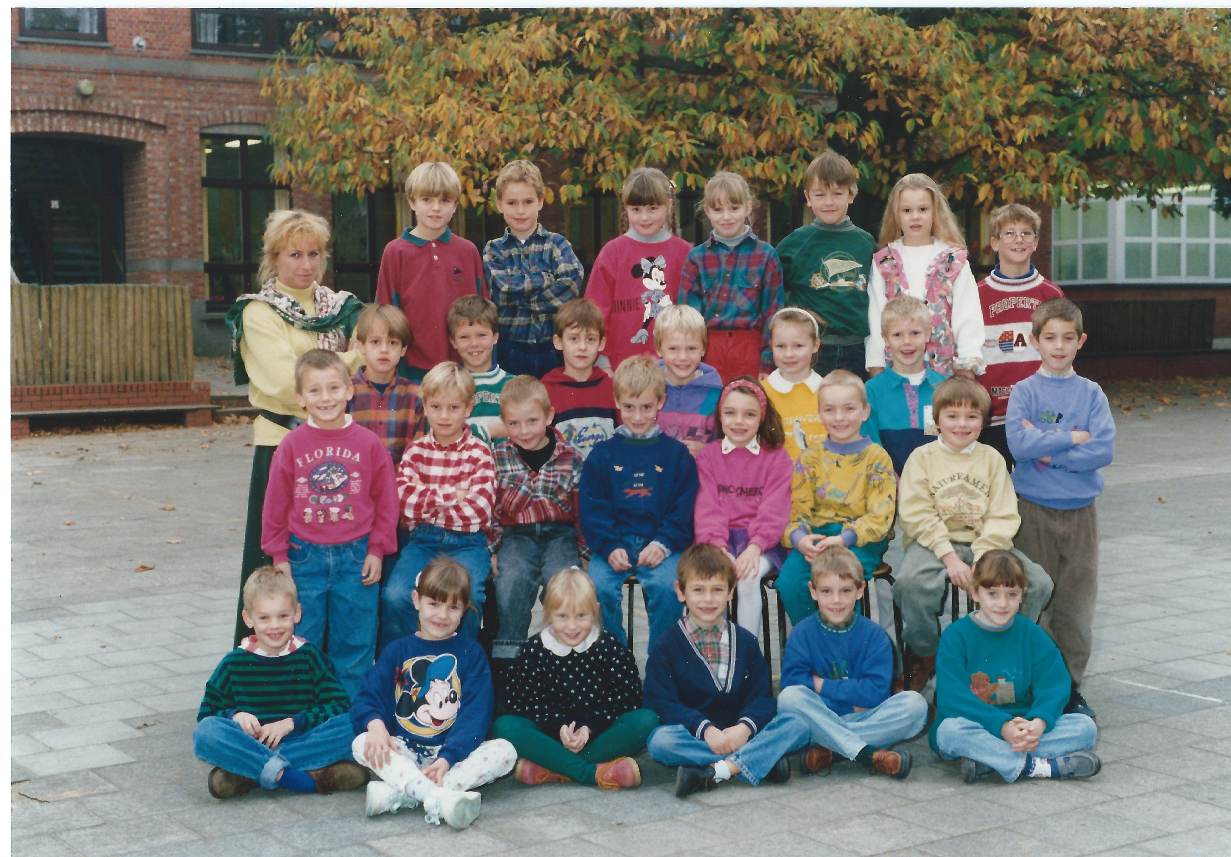 1993-1994 klasfoto 2e leerjaar Karin Cuyvers,Sint Martinusschool, Vrije Gesubsidieerde School, Lindedreef 18 .jpg