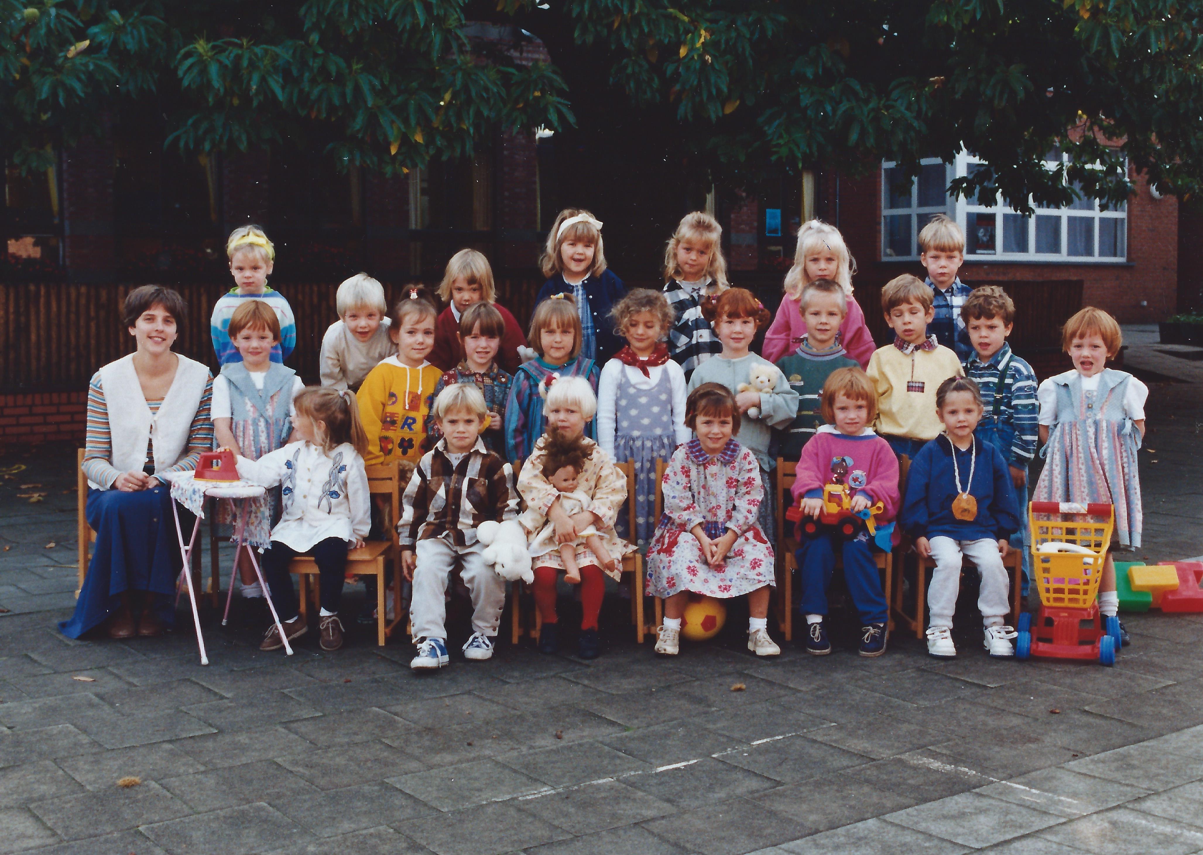 1995-1996 klasfoto 3e kleuterklasf Ann Goormans, Sint Martinusschool, Vrije Gesubsidieerde School, Lindedreef 18 .jpg