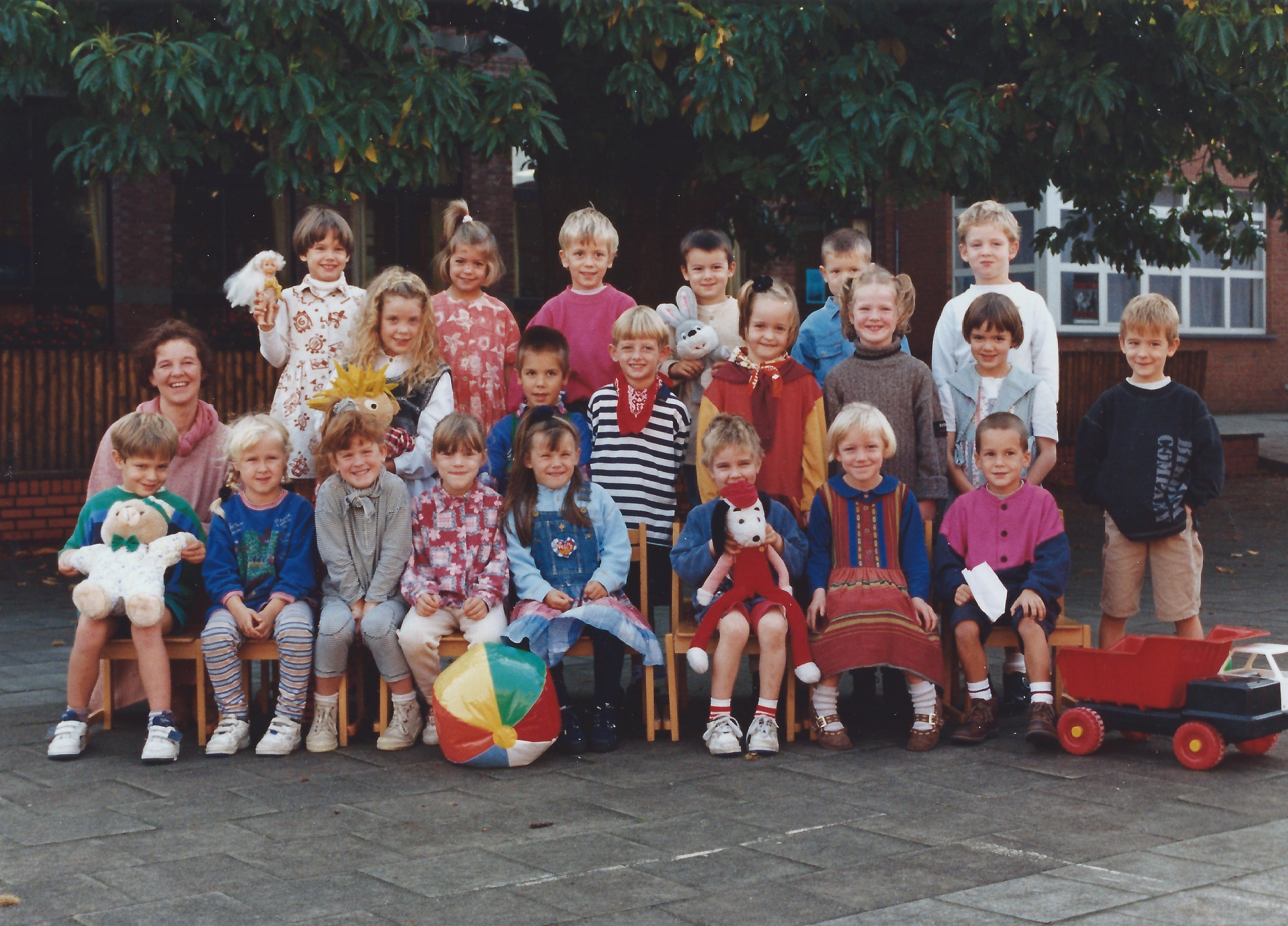 1995-1996 klasfoto 4e kleuterklas Chris Proost,Sint Martinusschool, Vrije Gesubsidieerde School, Lindedreef 18 .jpg