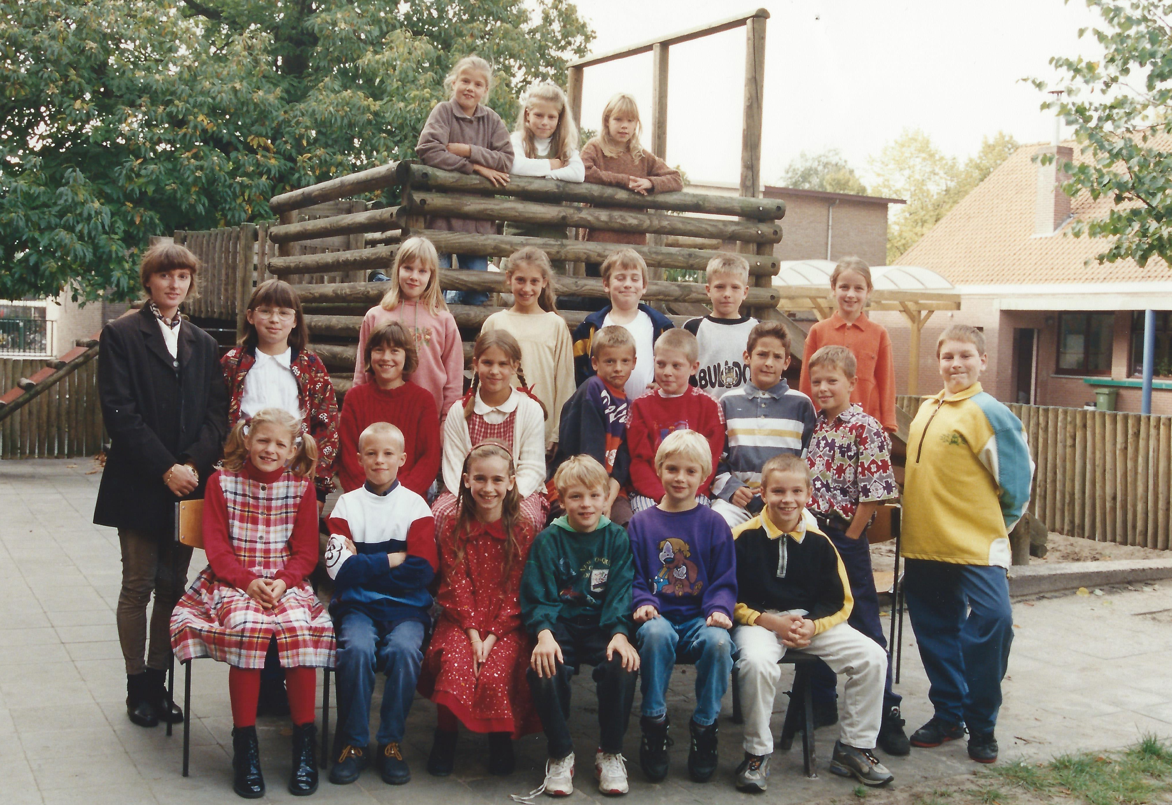 1996-1997-klasfoto-4e-leerjaar-erna-renderssint-martinusschool-vrije-gesubsidieerde-school-lindedreef-18.jpg