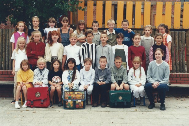 2000-2001 klasfoto 4e leerjaar Interim ..................., Sint Martinusschool, Vrije Gesubsidieerde School, Lindedreef 18.jpg