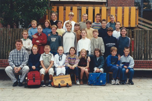 2000-2001 klasfoto 5e leerjaar Tom Verdyck, Sint Martinusschool, Vrije Gesubsidieerde School, Lindedreef 18.jpg