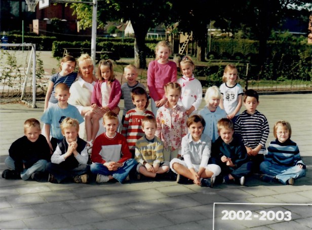 2002-2003 klasfoto 1e leerjaar 1A Maryse Peeters, Pierenbos Gemeenteschool, Halle-Velden 2