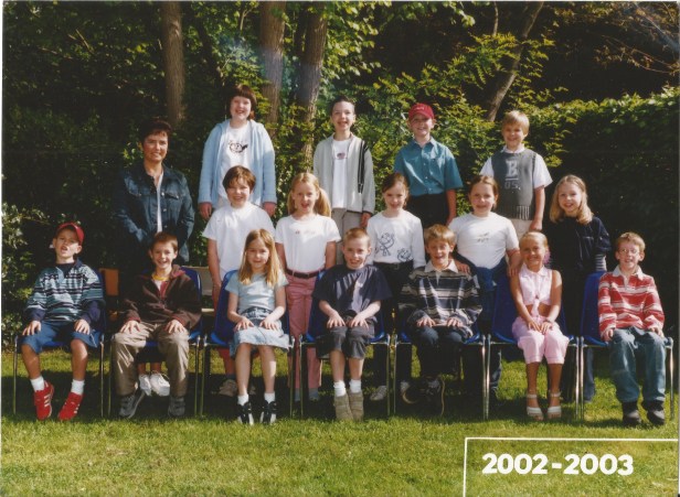 2002-2003 klasfoto 3e leerjaar Tinne De Houwer, Pierenbos Gemeenteschool, Lindedreef 18