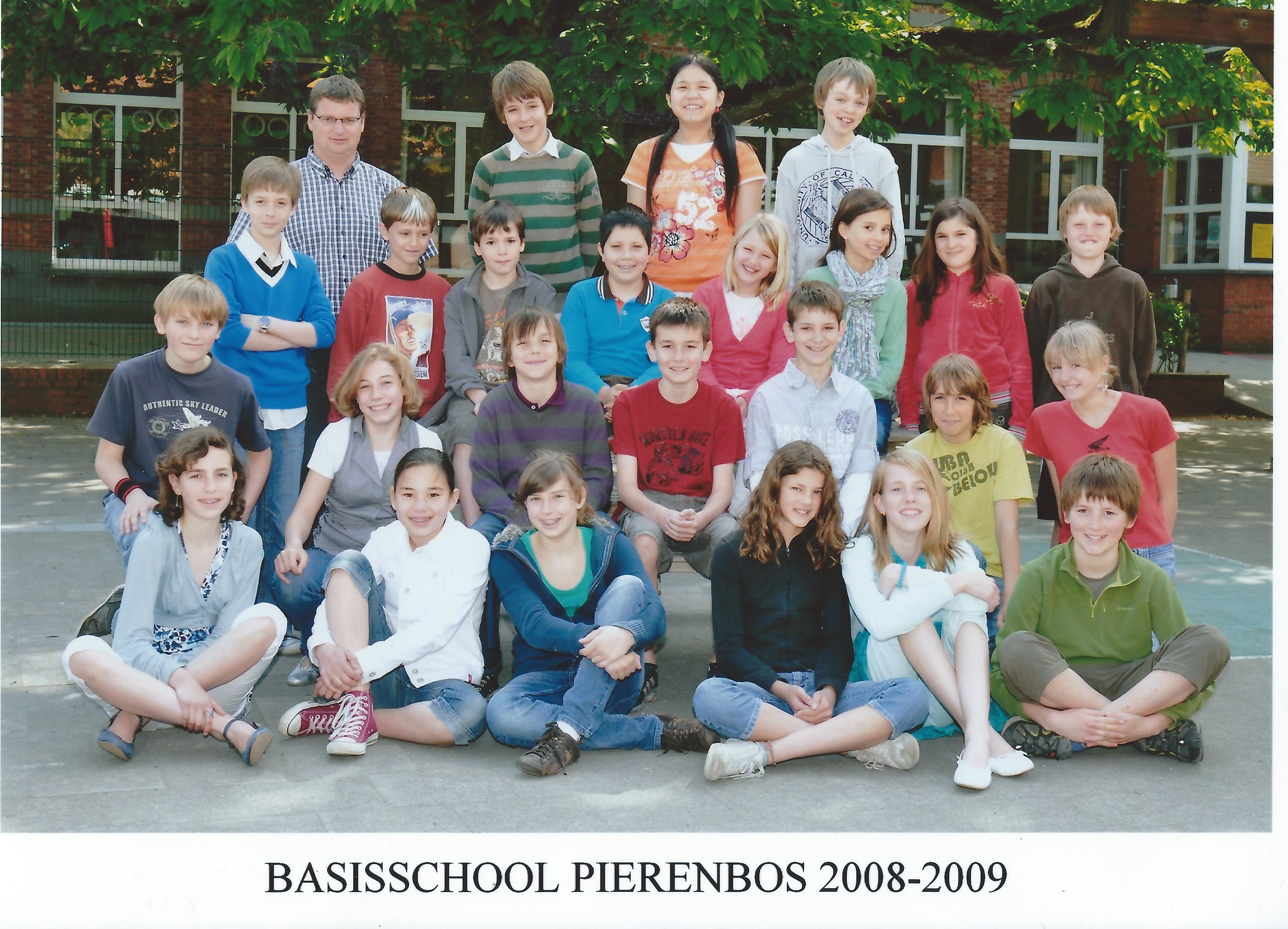 2008-2009 klasfoto 6e leerjaar Tom Verdyck , Pierenbos Gemeenteschool Lindedreef 18.jpg