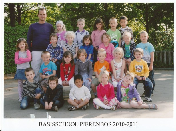 2010-2011 klasfoto 3e kleuterklas Ben Van Tilborgh, Pierenbos,Gemeenteschool, Halle-Velden 2