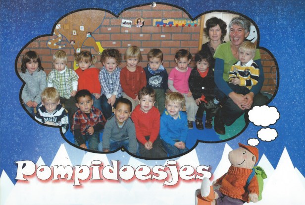 2011-2012 klasfoto 1e kleuterklas Karin Van Assche + Ann Truyen,Pierenbos Gemeenteschool Halle-Velden 2