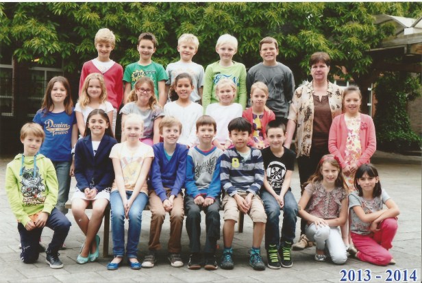 2013-2014 klasfoto 3e leerjaar Marianne De la Montagne , Pierenbos,Gemeenteschool,Lindedreef 18