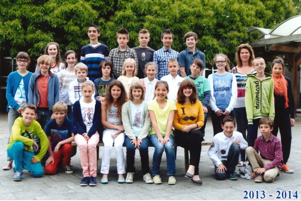 2013-2014 klasfoto 6e leerjaar,Katleen Clinckers en Nesky Willems Pierenbos Gemeenteschool Lindedreef 18