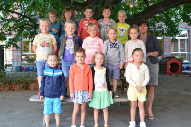2016-2017 klasfoto 1e leerjaar May Aerts, Pierenbos Gemeenteschool Lindedreef 18 GAZET VAN ANTWERPEN