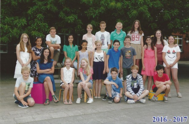 2016-2017 klasfoto 6e leerjaar Katleen Clinckers, Pierenbos,Gemeenteschool, Lindedreef 18.jpg