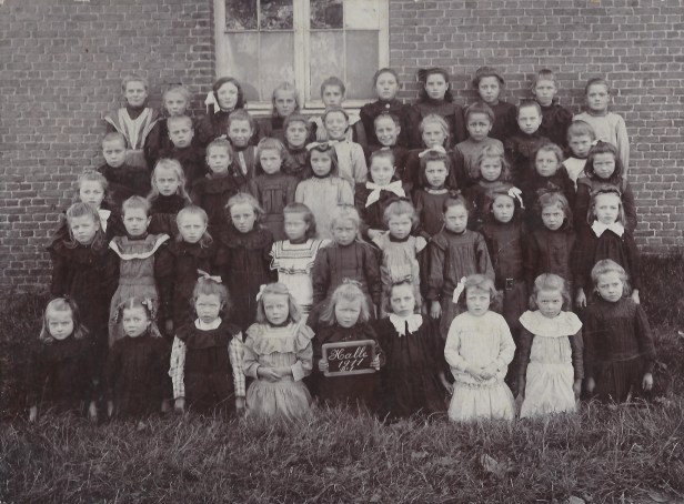 1911 schoolfoto n°1-1.jpg