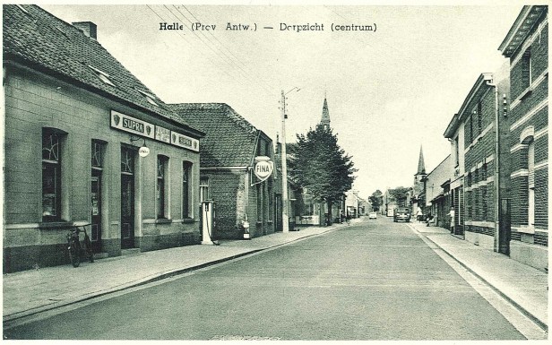 33-1 Dorpsstraat thv Café Pelikaan 1970